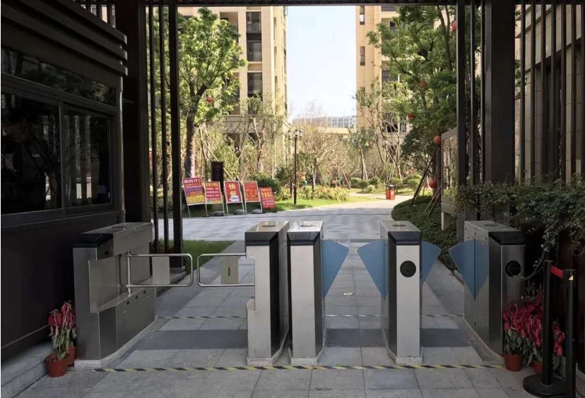 “閘機應(yīng)用變頻器提升自動化運行水平”