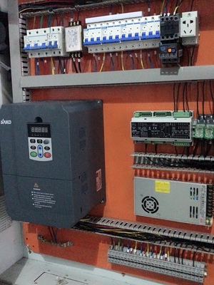 “三科變頻器”