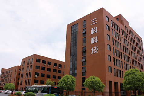 “在“工業(yè)4.0”的大環(huán)境下，國產(chǎn)品牌要如何與國外品牌競(jìng)爭(zhēng)？”