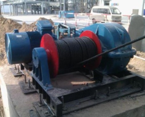 “變頻技術(shù)是如何參與到卷揚機自動化送料系統(tǒng)中的？”